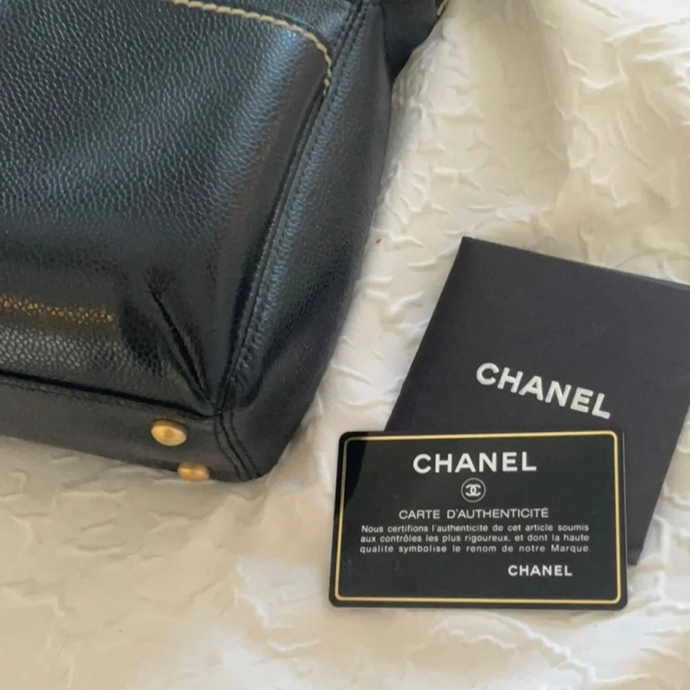 AUTH CHANEL BLACK BAG CAVIAR LEATHER STUNNING